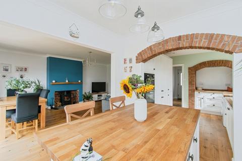 undefined, Poplar Avenue, Castleford