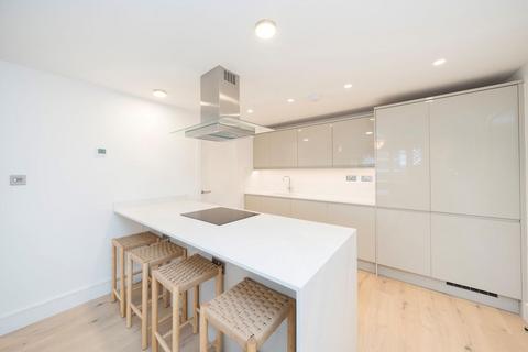 3 bedroom flat to rent, Shepherds Hill, London N6