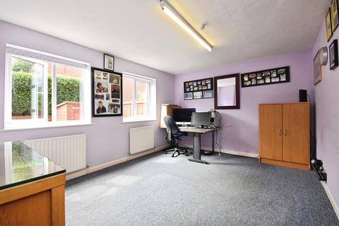 3 bedroom terraced house for sale, Priors Way, Coggeshall, Colchester