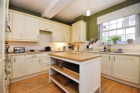 4 bedroom terraced house for sale, Barn View Road, Coggeshall, Colchester