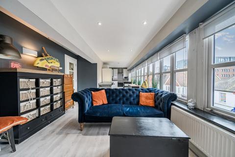 2 bedroom flat for sale, High Street,  Camberley,  GU15