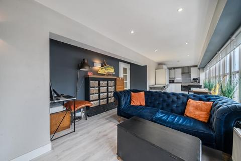 2 bedroom flat for sale, High Street,  Camberley,  GU15