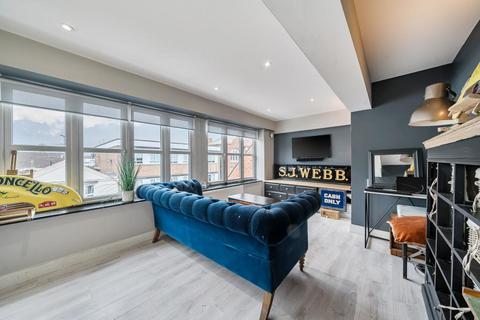 2 bedroom flat for sale, High Street,  Camberley,  GU15