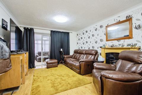 undefined, Walnut Close, Leeds