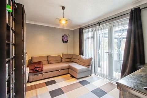 undefined, Walnut Close, Leeds
