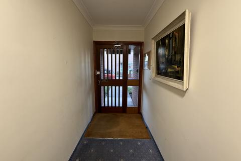 2 bedroom flat for sale, Stanmore, HA7
