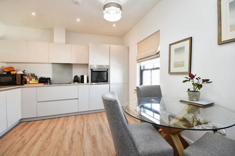 2 bedroom flat for sale, Railway Street, Chelmsford