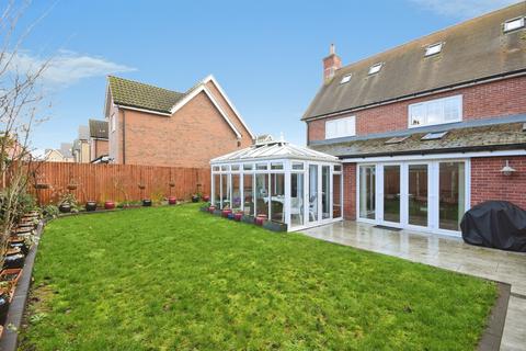 5 bedroom detached house for sale, Dogrose Close, CHELMSFORD