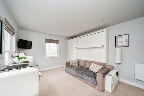 1 bedroom flat for sale, Lower Bridge Street, Chester