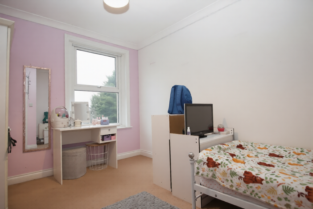 Bedroom 2 2.0