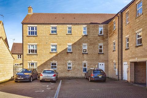 2 bedroom ground floor flat for sale, Nuthatch Road, Calne