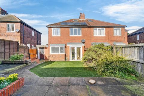 undefined, Wilton Rise, York