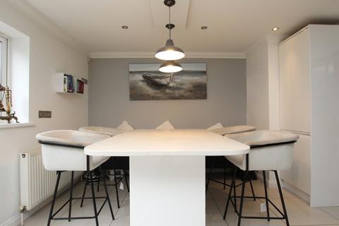 4 bedroom detached house for sale, Linthorpe Road, Poole, BH15