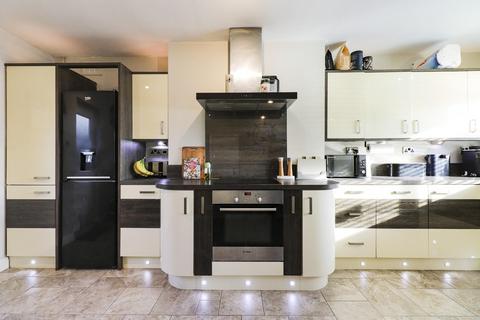 3 bedroom house for sale, Simmonite Road, Rotherham