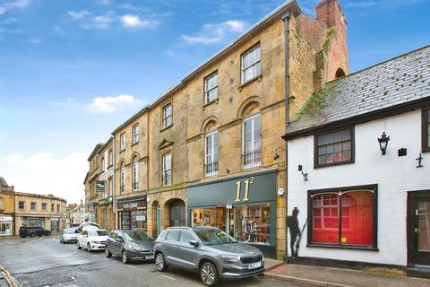 2 bedroom flat for sale, Market Square, Crewkerne
