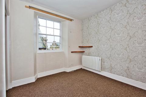 2 bedroom flat for sale, Market Square, Crewkerne