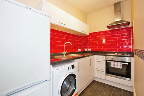 2 bedroom flat for sale, Market Square, Crewkerne