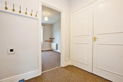 2 bedroom flat for sale, Market Square, Crewkerne