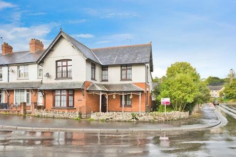 4 bedroom end of terrace house for sale, Victoria Avenue, Chard