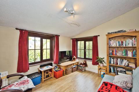 4 bedroom end of terrace house for sale, Victoria Avenue, Chard