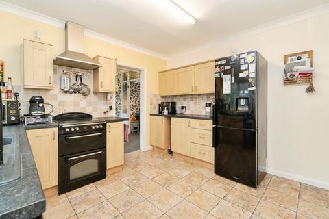 4 bedroom detached bungalow for sale, Hillside, CROMER