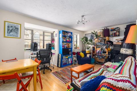 1 bedroom flat for sale, Somerset Gardens, Creighton Road, London
