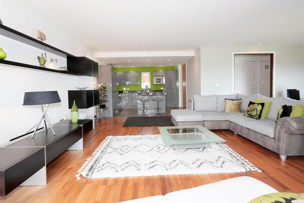 Apartment in Cardiff - View 2