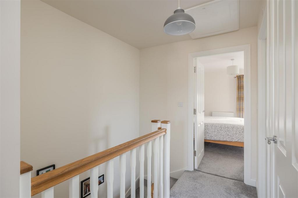 Derwent Road 35 Landing.jpg