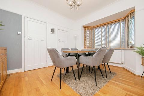 5 bedroom detached house for sale, West Road, Clacton-On-Sea