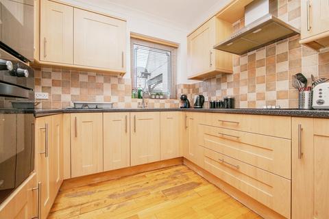5 bedroom detached house for sale, West Road, Clacton-On-Sea