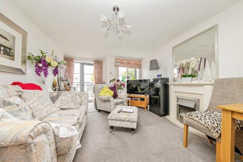 1 bedroom apartment for sale, Carnarvon Road, Clacton-On-Sea