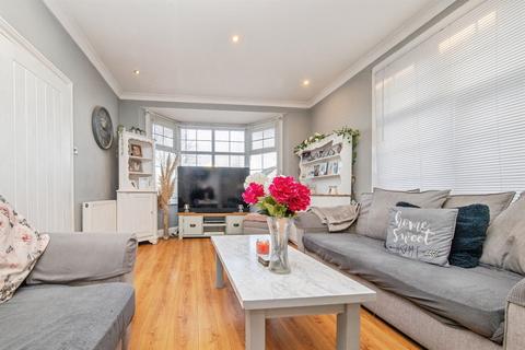 4 bedroom bungalow for sale, Lyndhurst Road, Holland-On-Sea, Clacton-On-Sea