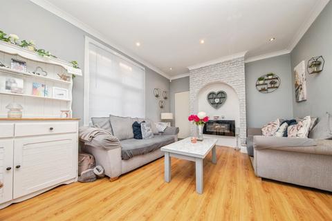 4 bedroom bungalow for sale, Lyndhurst Road, Holland-On-Sea, Clacton-On-Sea