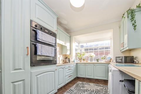 4 bedroom bungalow for sale, Lyndhurst Road, Holland-On-Sea, Clacton-On-Sea