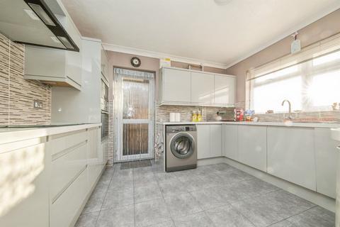 3 bedroom detached bungalow for sale, George Close, Clacton-On-Sea