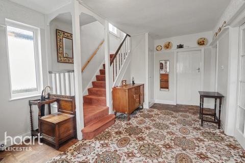 4 bedroom semi-detached house for sale, Shanklin Drive, Leicester