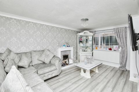 3 bedroom semi-detached house for sale, Fox Close, Stenson Fields, Derby