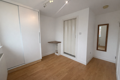 undefined, Camlan Road, BROMLEY, BR1
