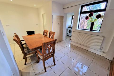 4 bedroom semi-detached house for sale, Tenter Balk Lane, Adwick-Le-Street, Doncaster