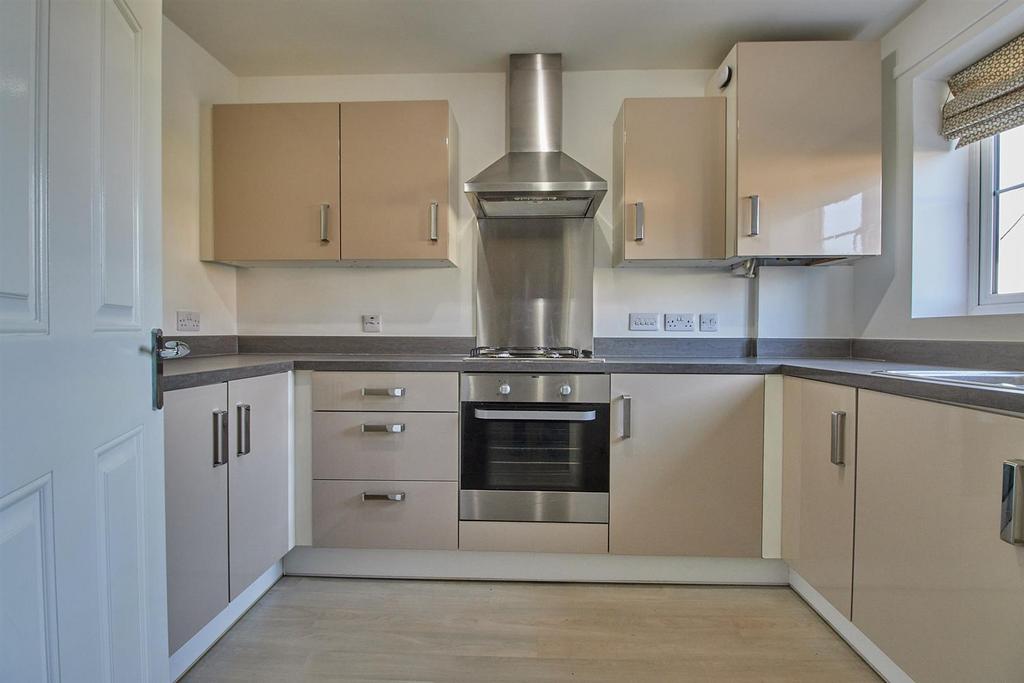 Fitted kitchen to front