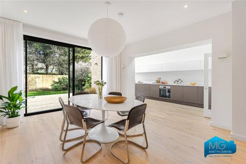 undefined, Maidstone Road, London, N11