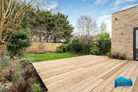 undefined, Maidstone Road, London, N11