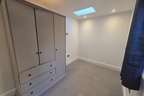 1 bedroom in a house share to rent, Landon Court, GOSPORT