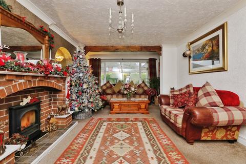 3 bedroom detached house for sale, Falcon Way, Dinnington, SHEFFIELD