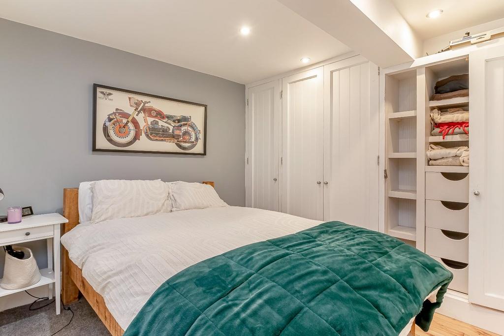 Bedroom - B.jpg