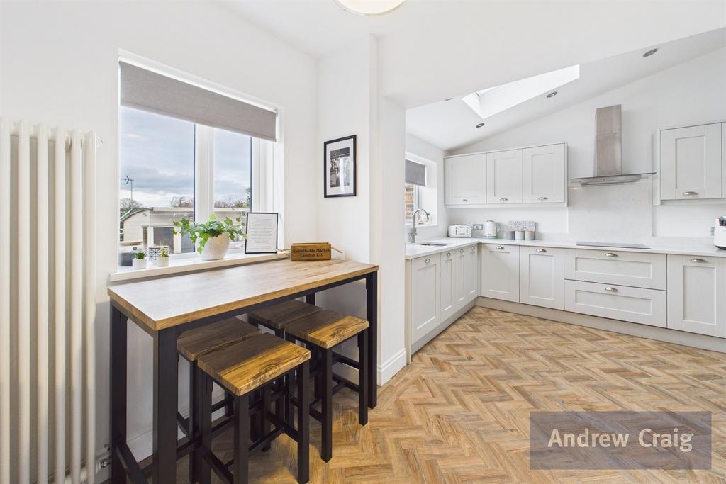 Diner/Family Room