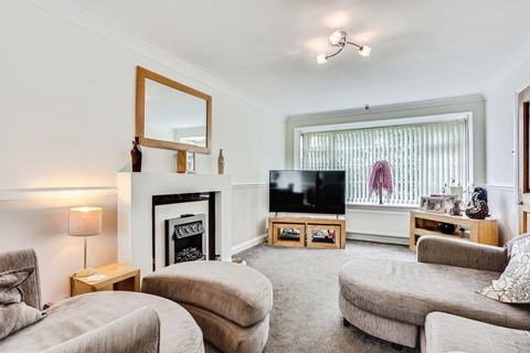 3 bedroom detached house for sale, Wakefield Road, Earlsheaton, Dewsbury