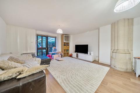 undefined, The Avenue, London