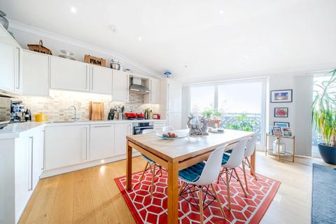 2 bedroom penthouse for sale, Cambridge Road, London