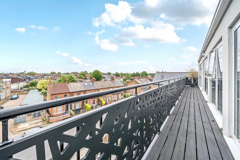 2 bedroom penthouse for sale, Cambridge Road, London